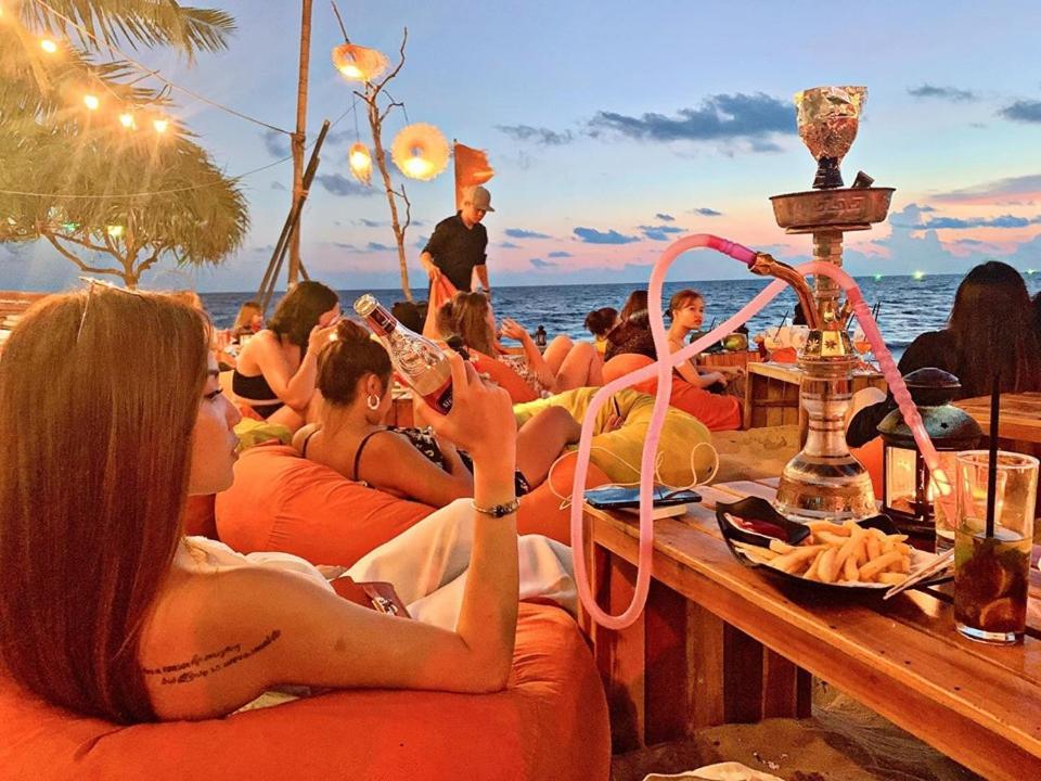 Victoria Phu Quoc Hotel Beachfront Night Market Exterior foto