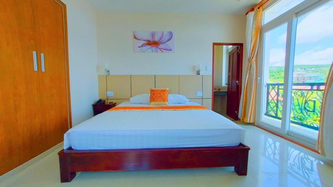 Victoria Phu Quoc Hotel Beachfront Night Market Exterior foto